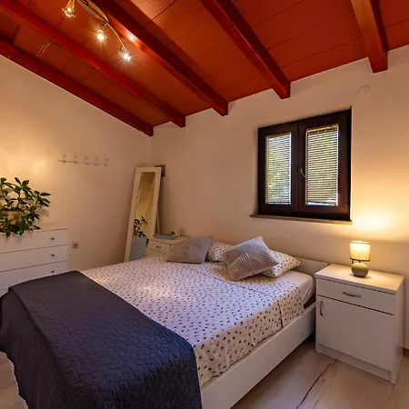 Casa Arti In - Haus Fuer 2-4 Personen Pula