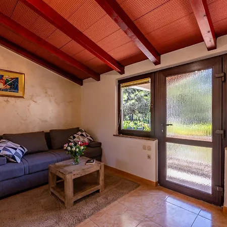 Casa Arti In - Haus Fuer 2-4 Personen Holiday home Pula