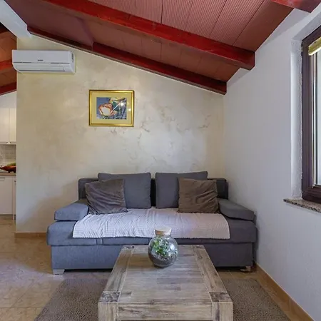 Casa Arti In - Haus Fuer 2-4 Personen Pula