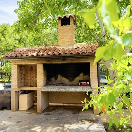 Casa Arti In - Haus Fuer 2-4 Personen Holiday home Pula